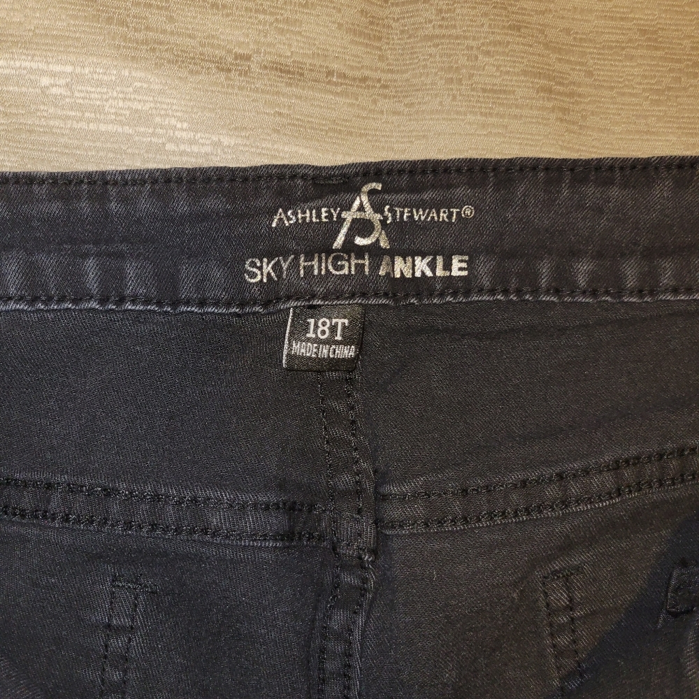 MUST GO!!! Plus size stretch jeans